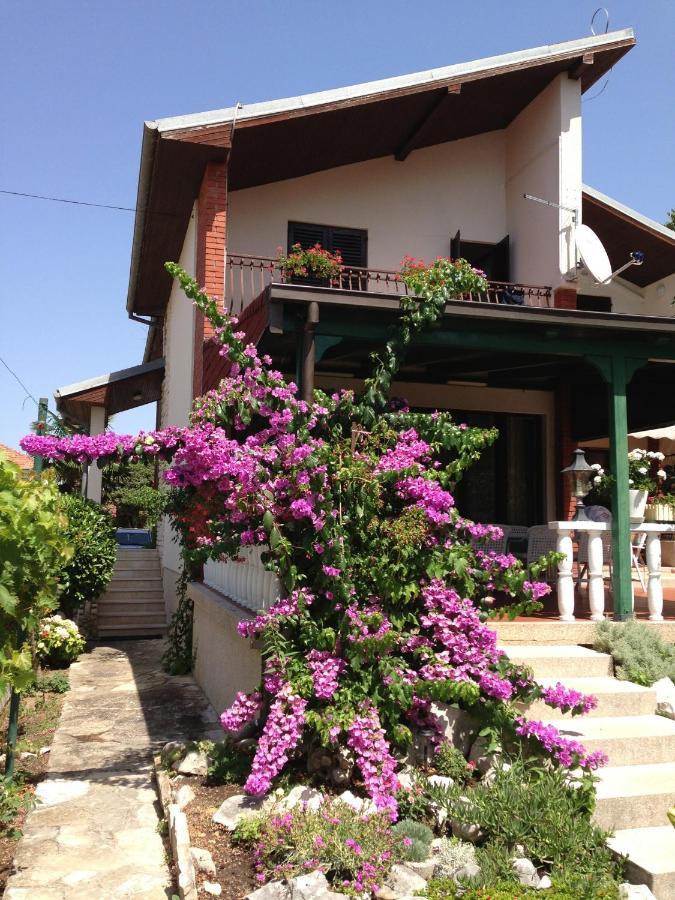 Villa Lukas Sukosan Ngoại thất bức ảnh