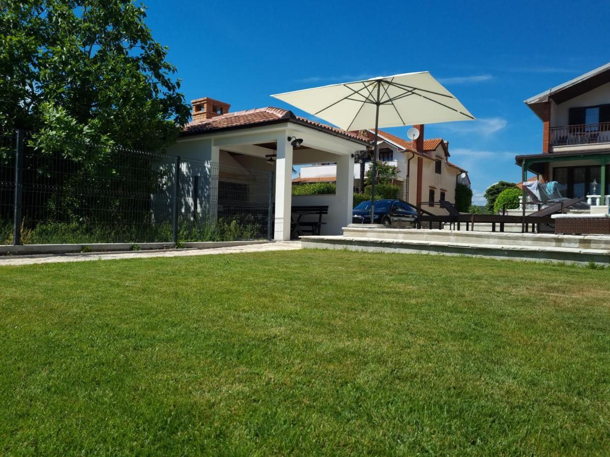 Villa Lukas Sukosan Ngoại thất bức ảnh