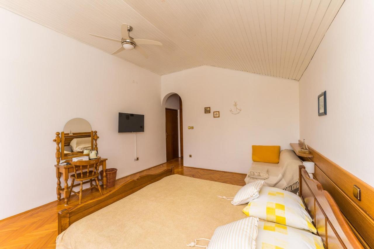 Villa Lukas Sukosan Ngoại thất bức ảnh