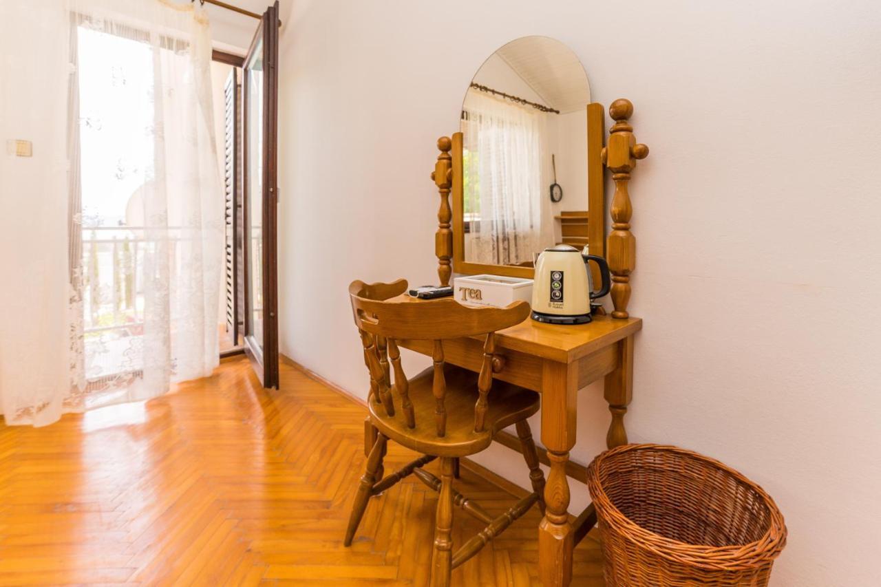 Villa Lukas Sukosan Ngoại thất bức ảnh